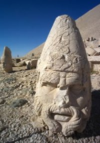 Riesen-Gotter-Statuen-am-Nemrut-Dagi-in-Adiyaman_1346927760 Riesen-Gotter-Statuen-am-Nemrut-Dagi-in-Adiyaman_1346927760